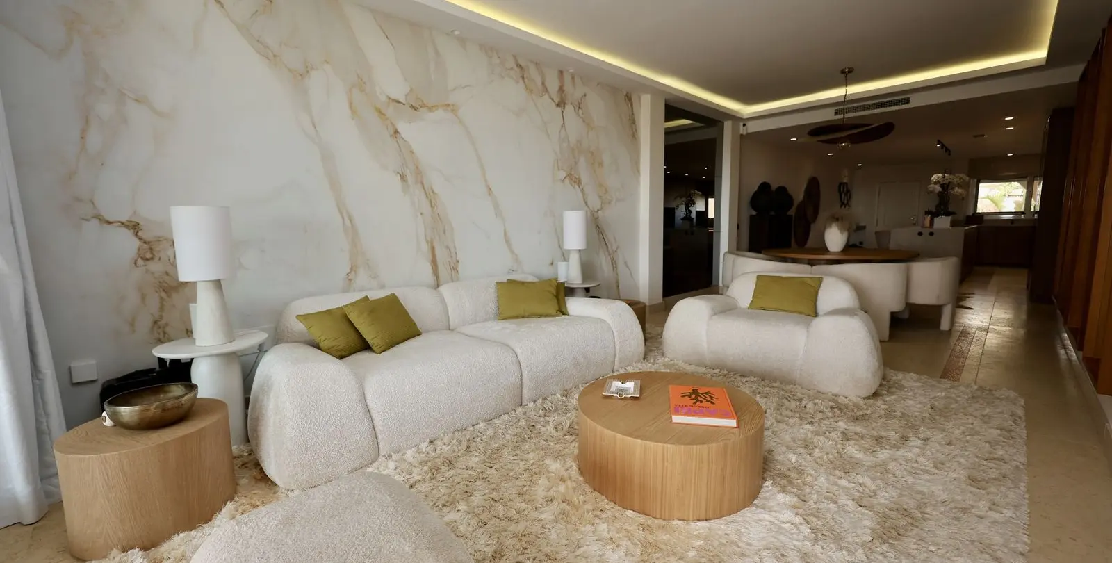 Venta de apartamento en planta media en Nueva Andalucía 12