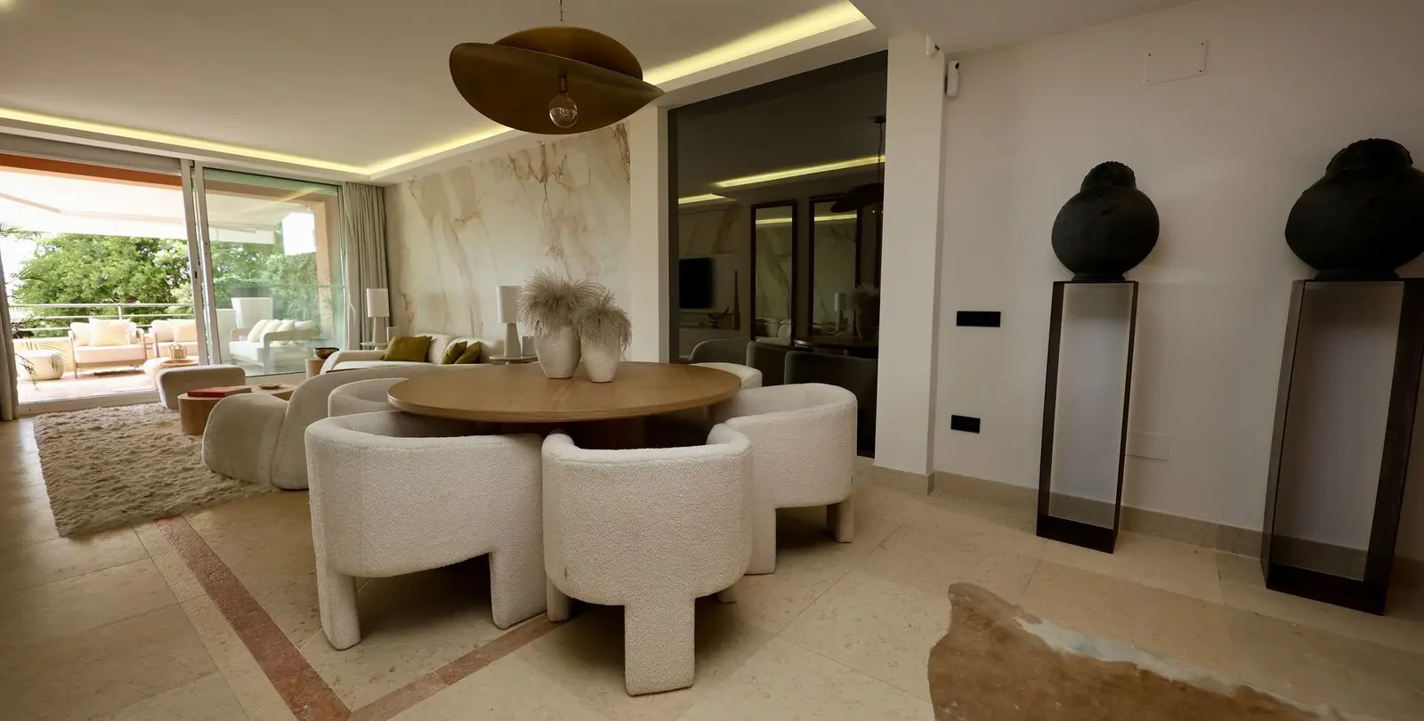 Venta de apartamento en planta media en Nueva Andalucía 14