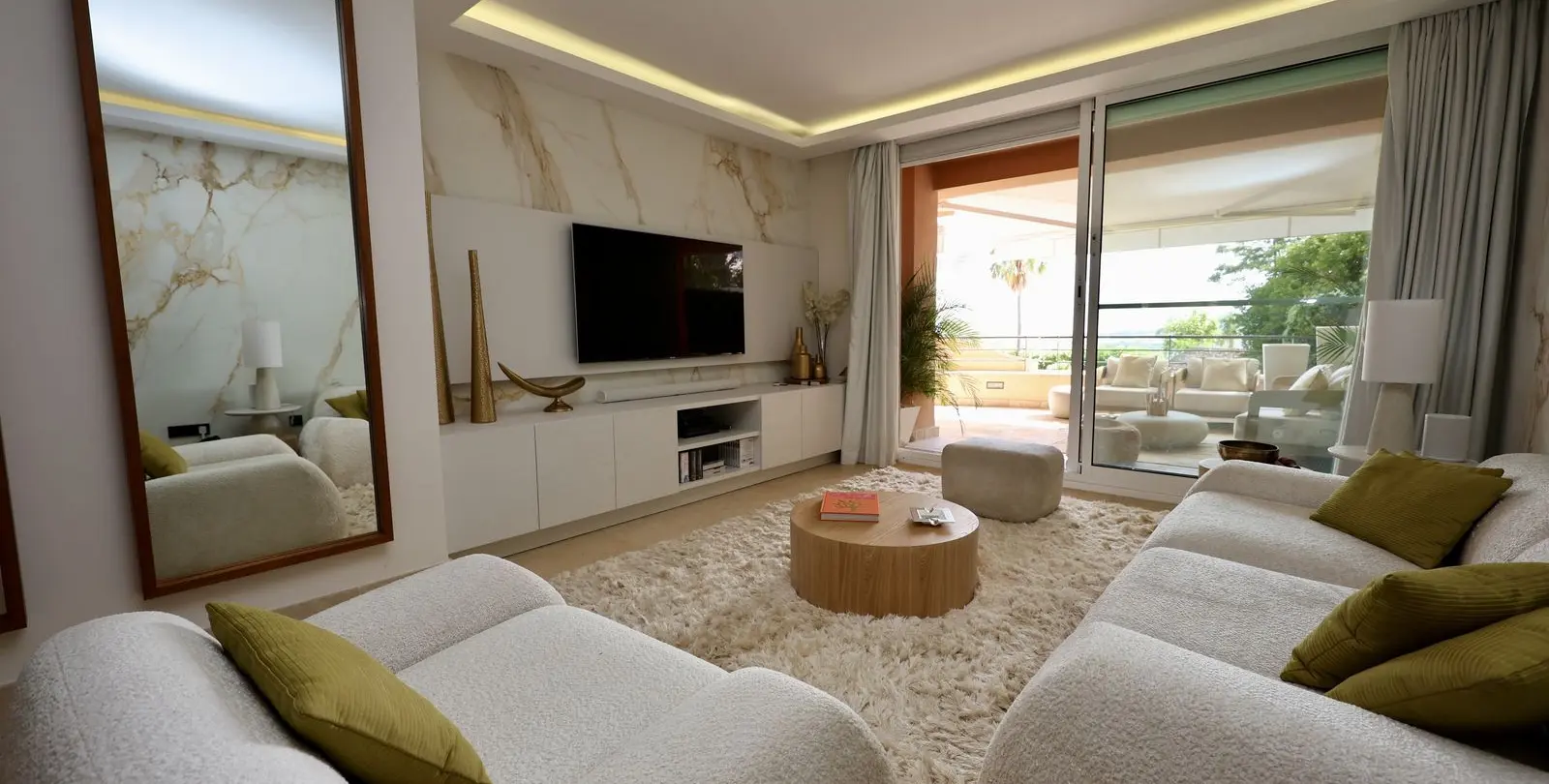 Venta de apartamento en planta media en Nueva Andalucía 22