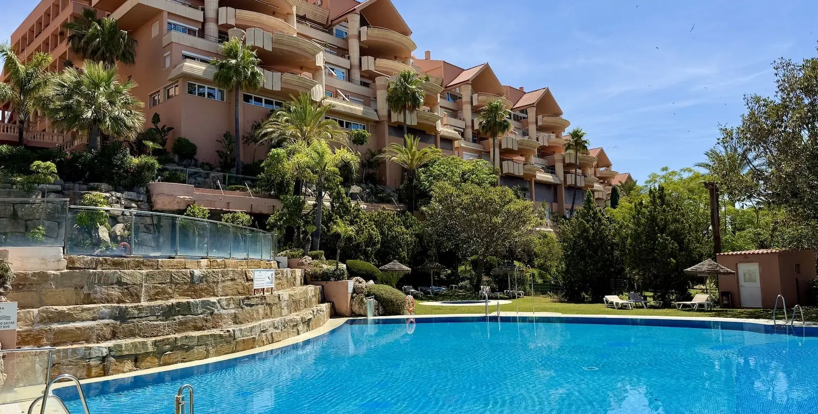 Venta de apartamento en planta media en Nueva Andalucía 29