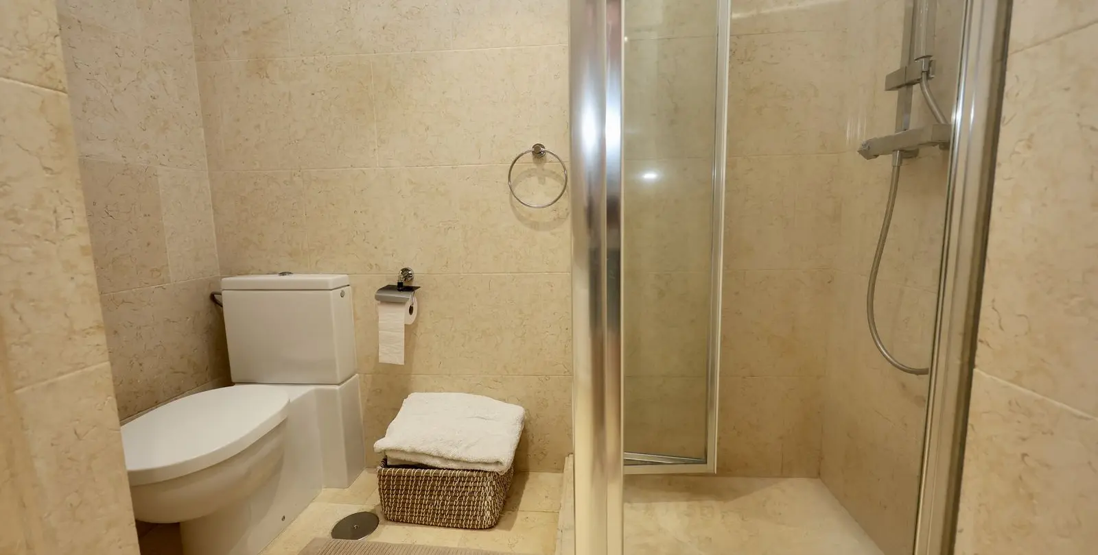 Venta de apartamento en planta media en Nueva Andalucía 31
