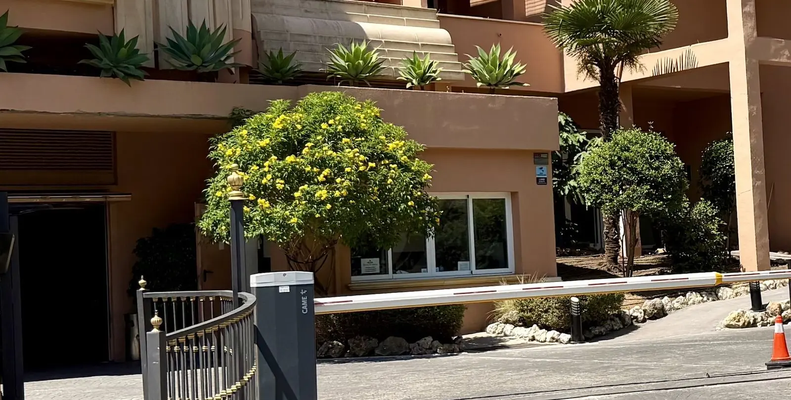 Venta de apartamento en planta media en Nueva Andalucía 32