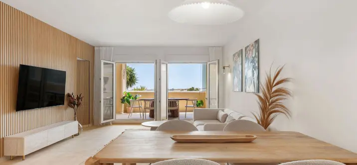 Venta de apartamento en planta media en Nueva Andalucía 1