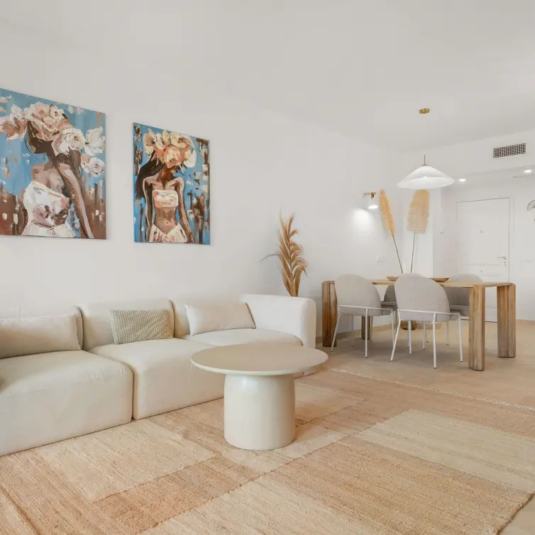 Sale of middle floor apartment in Nueva Andalucía