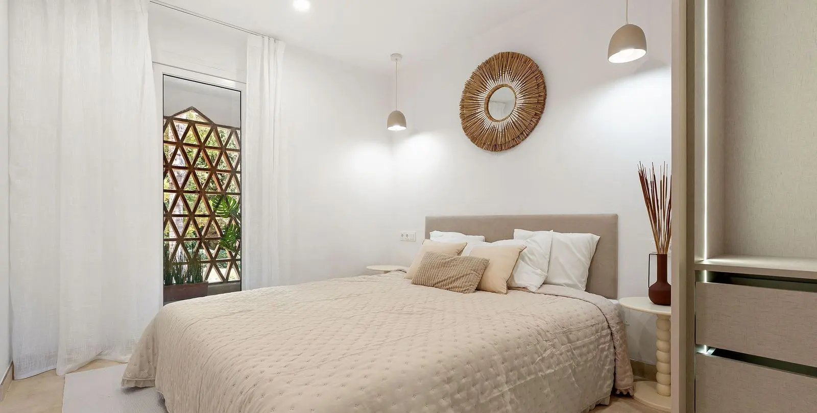 Sale of middle floor apartment in Nueva Andalucía 13