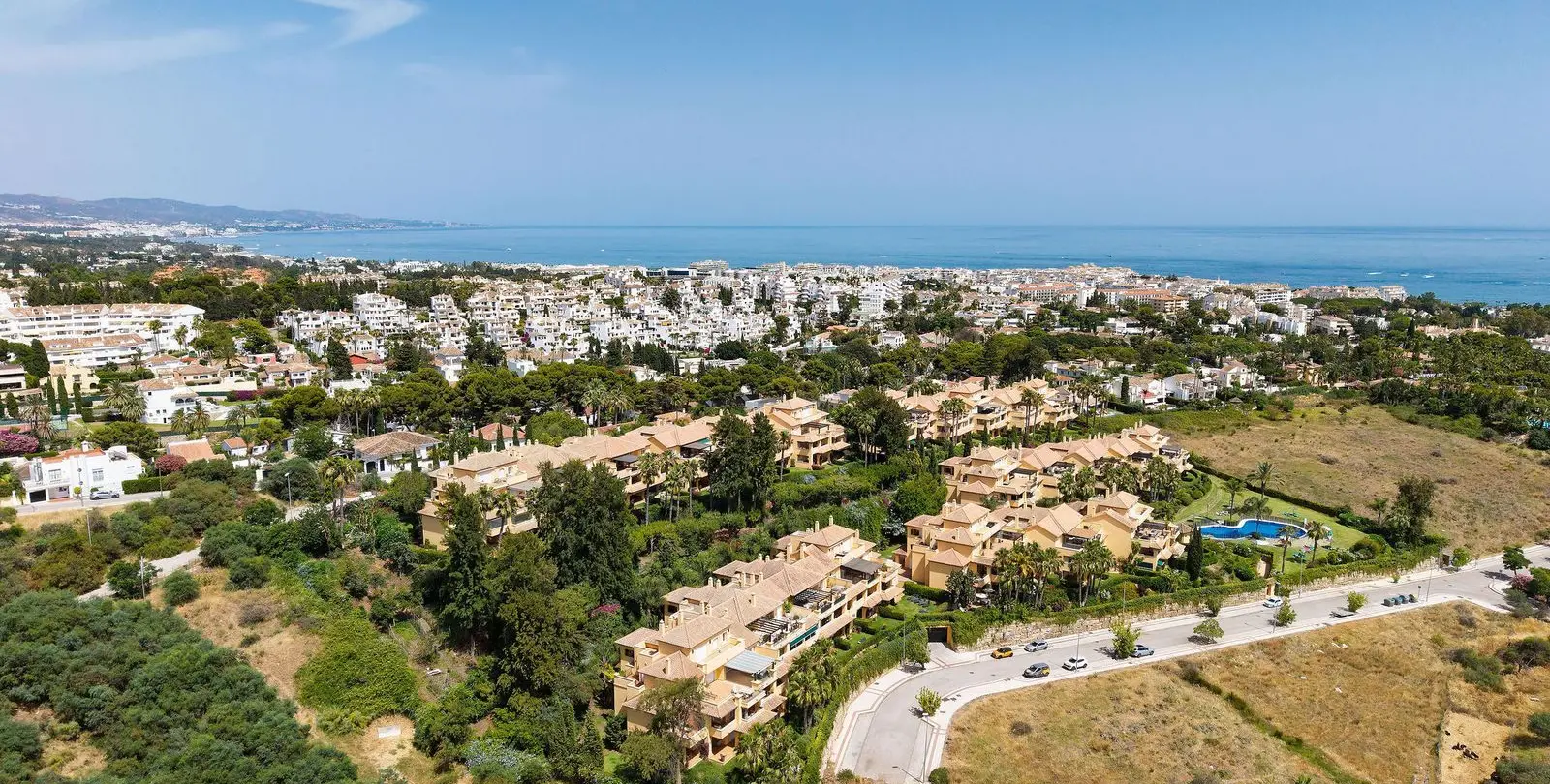 Sale of middle floor apartment in Nueva Andalucía 30