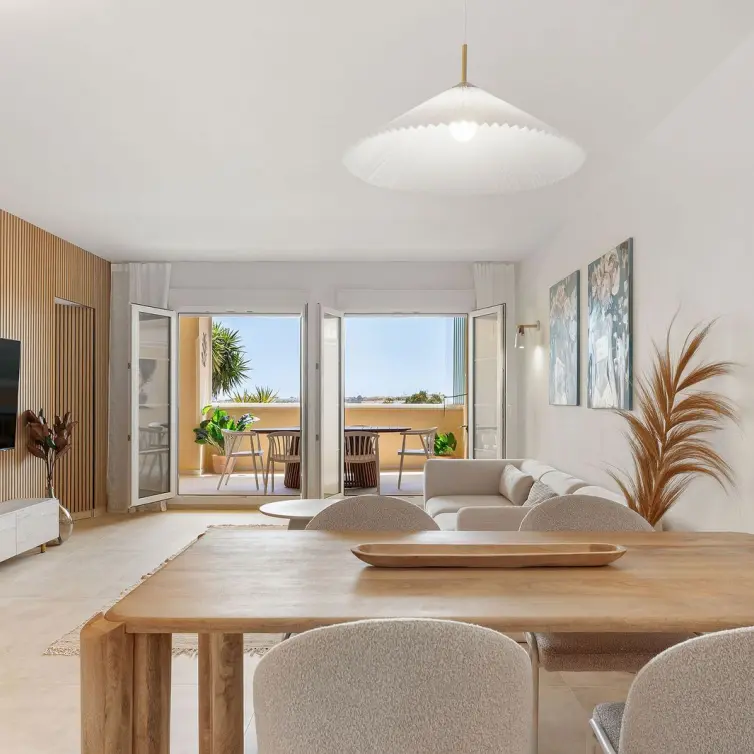 Venta de apartamento en planta media en Nueva Andalucía