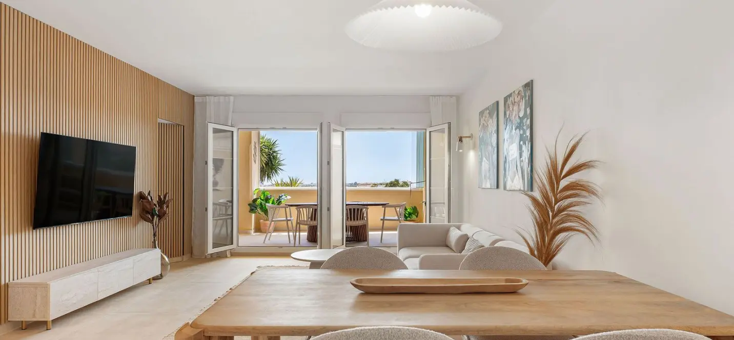 Venta de apartamento en planta media en Nueva Andalucía 1