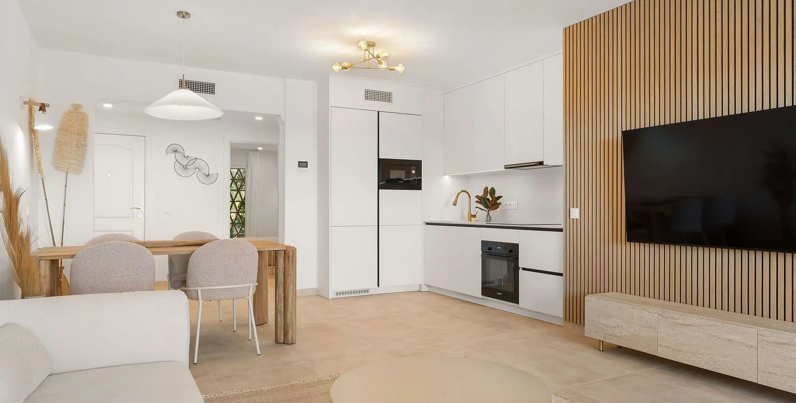 Venta de apartamento en planta media en Nueva Andalucía 6