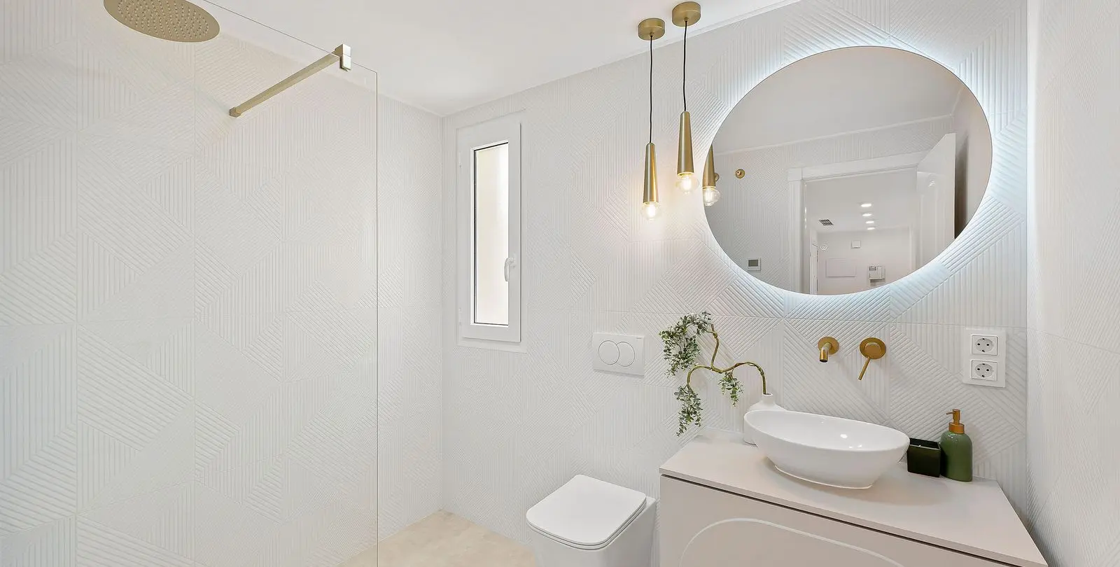 Venta de apartamento en planta media en Nueva Andalucía 11