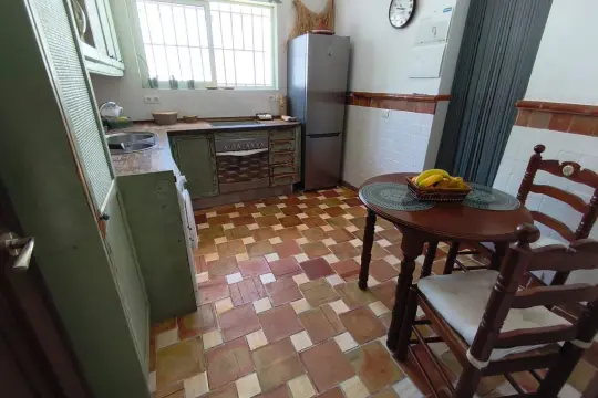 Image 4 thumb