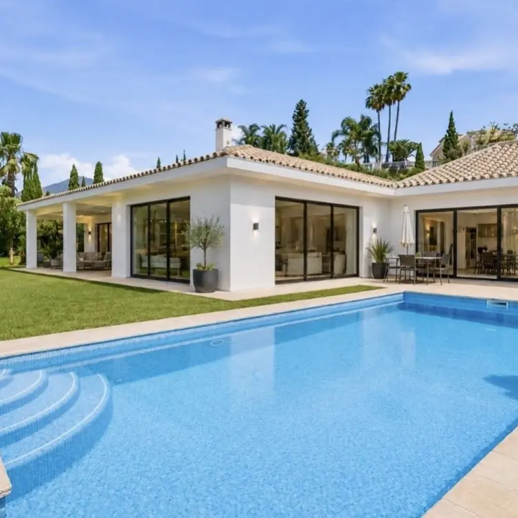 Sale of detached villa in Benahavís