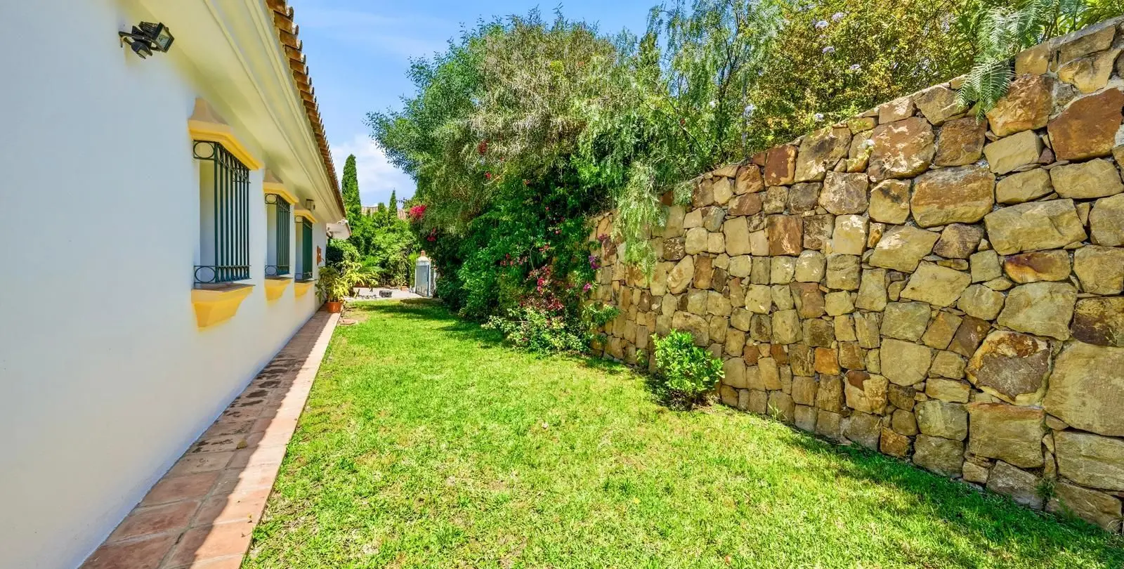 Sale of detached villa in Benahavís 17