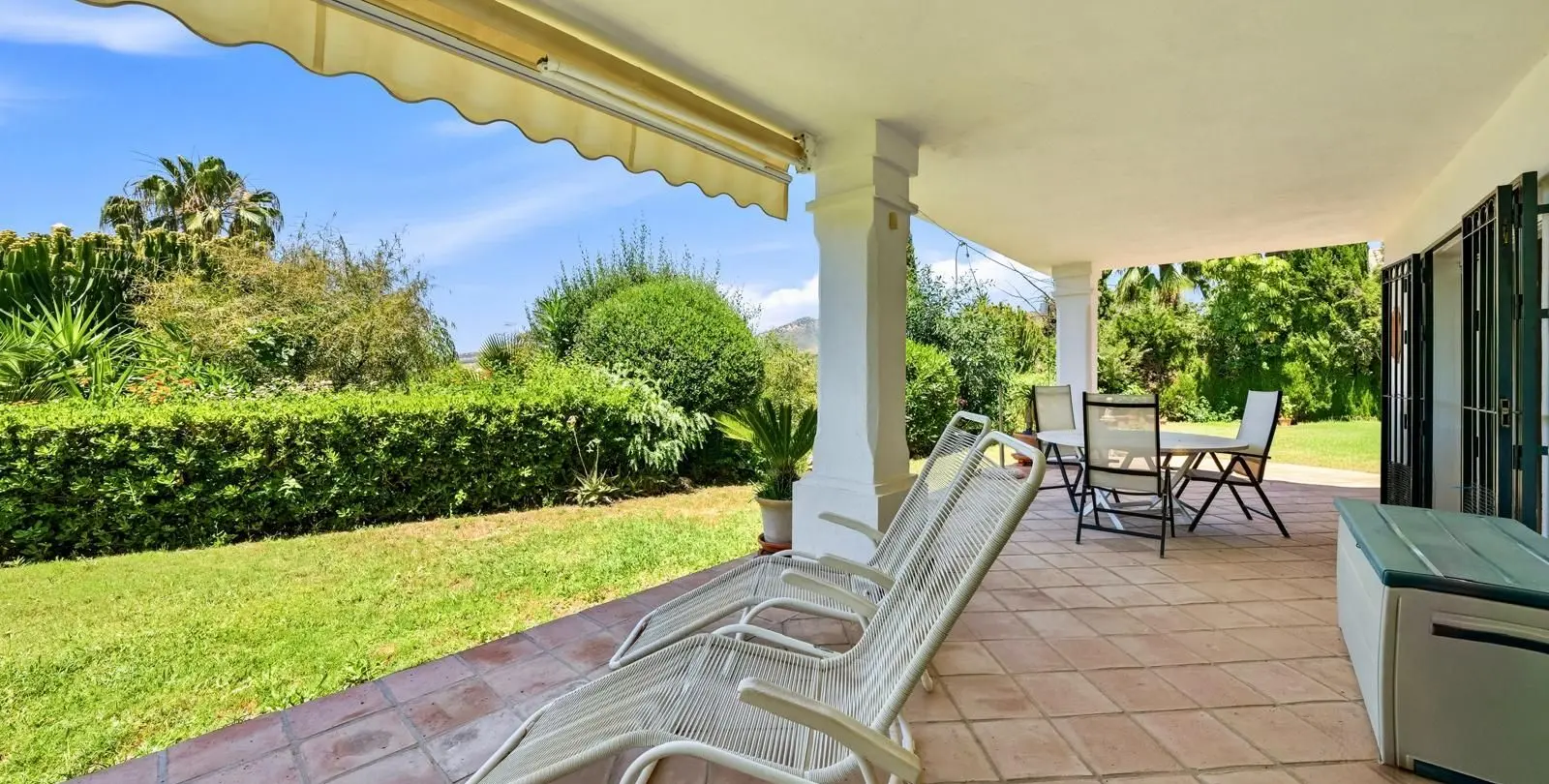 Sale of detached villa in Benahavís 18