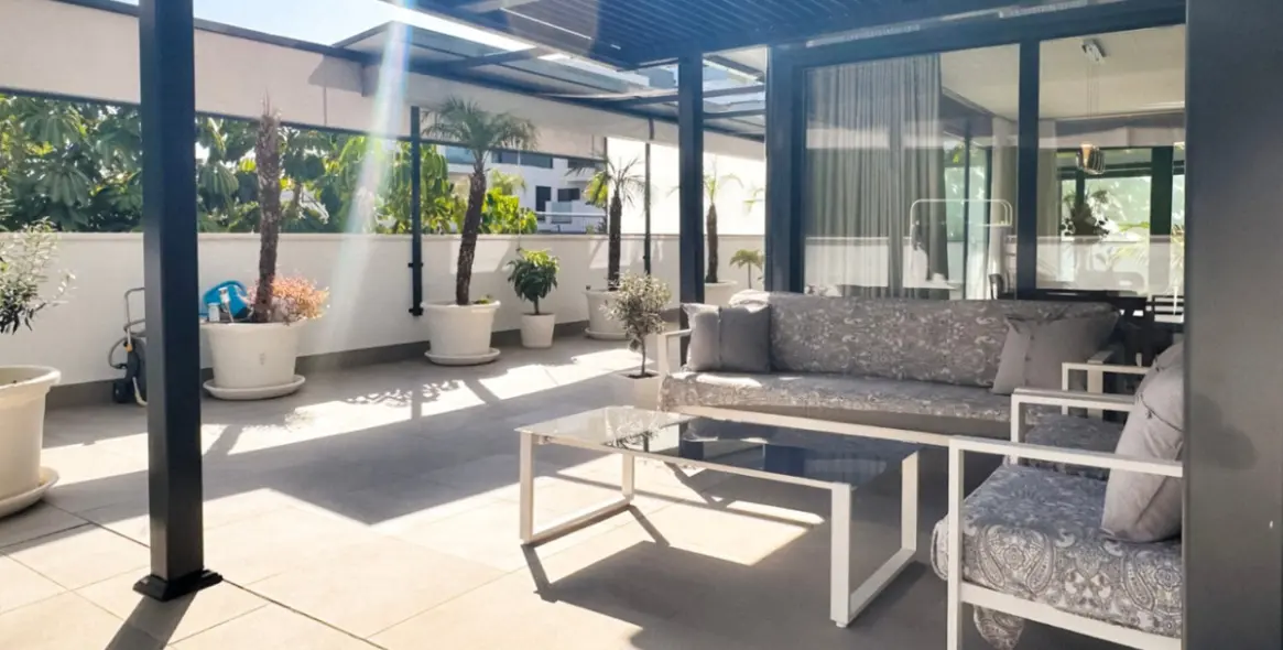 Продажа апартаментов на первом этаже в Torremolinos 2