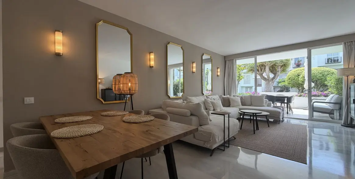 Venta de apartamento en planta baja en Estepona 2