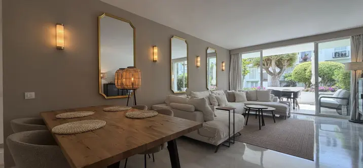 Venta de apartamento en planta baja en Estepona 1