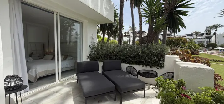 Venta de apartamento en planta baja en Estepona 3
