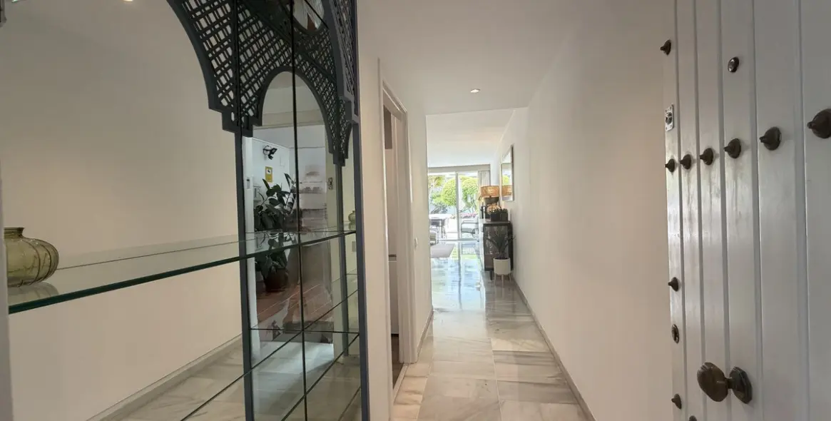 Venta de apartamento en planta baja en Estepona 6