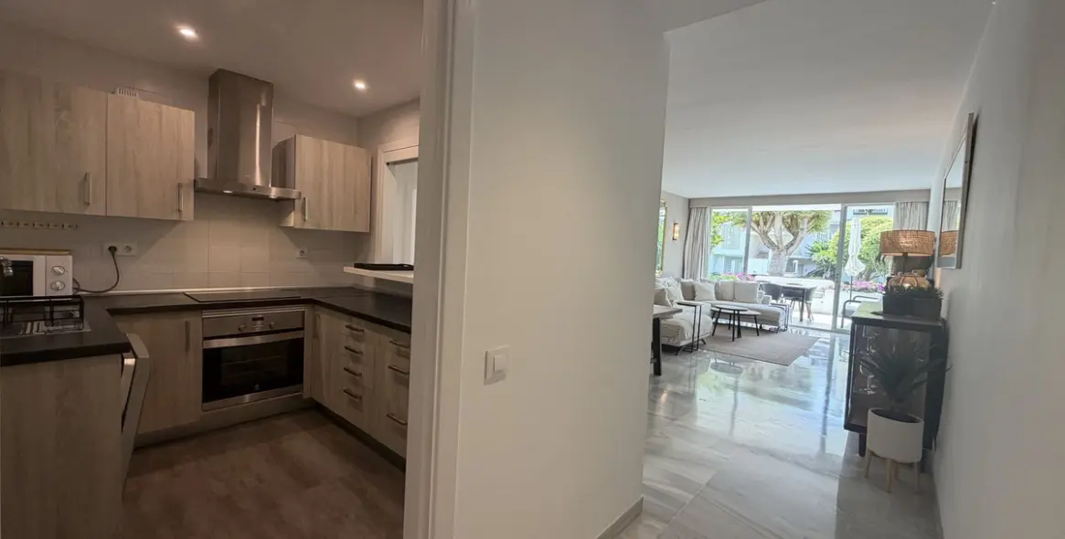 Venta de apartamento en planta baja en Estepona 7