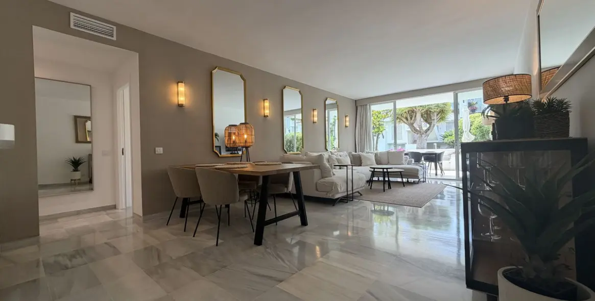 Venta de apartamento en planta baja en Estepona 15
