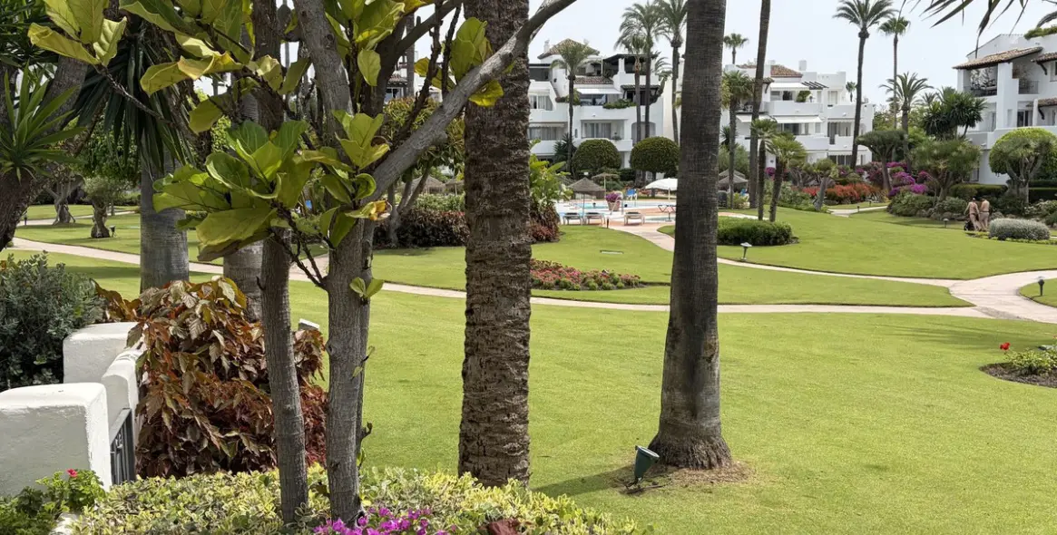 Venta de apartamento en planta baja en Estepona 24