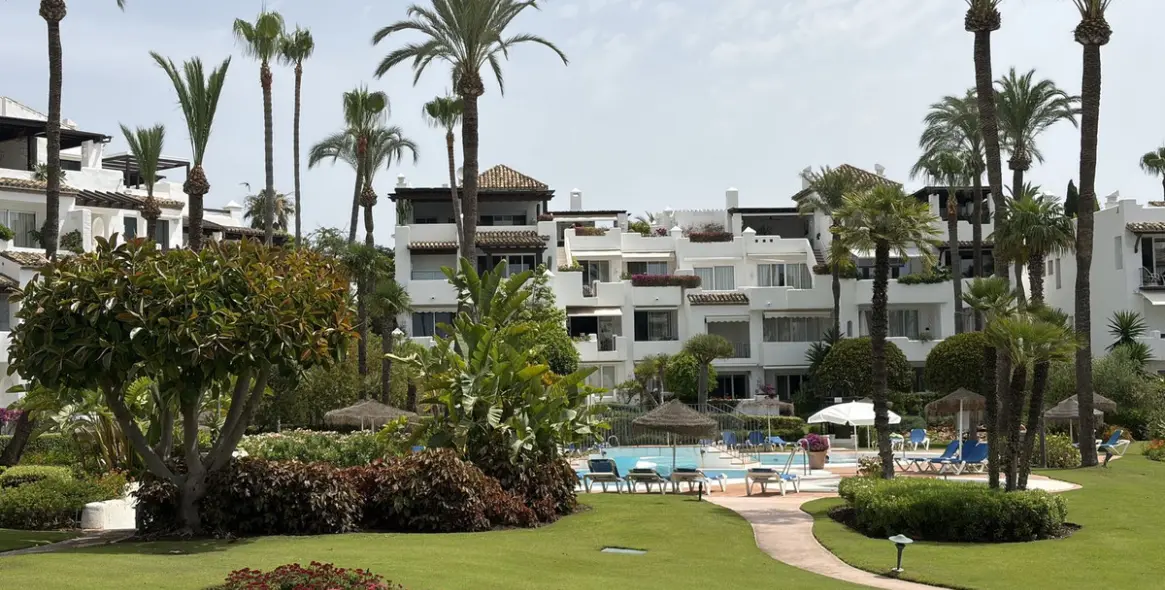 Venta de apartamento en planta baja en Estepona 30