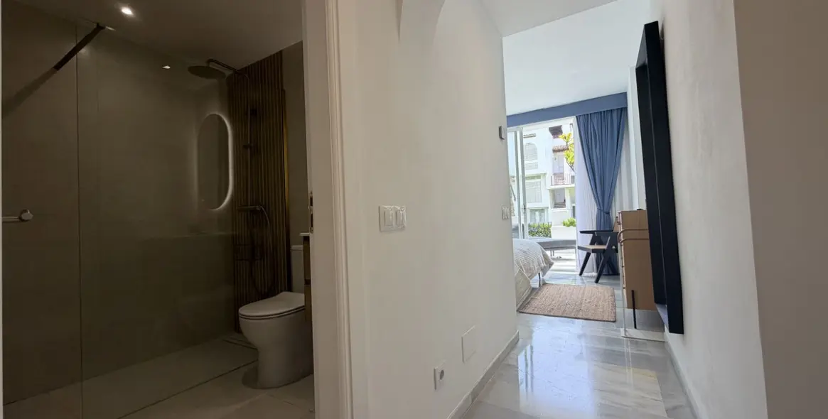 Venta de apartamento en planta baja en Estepona 31