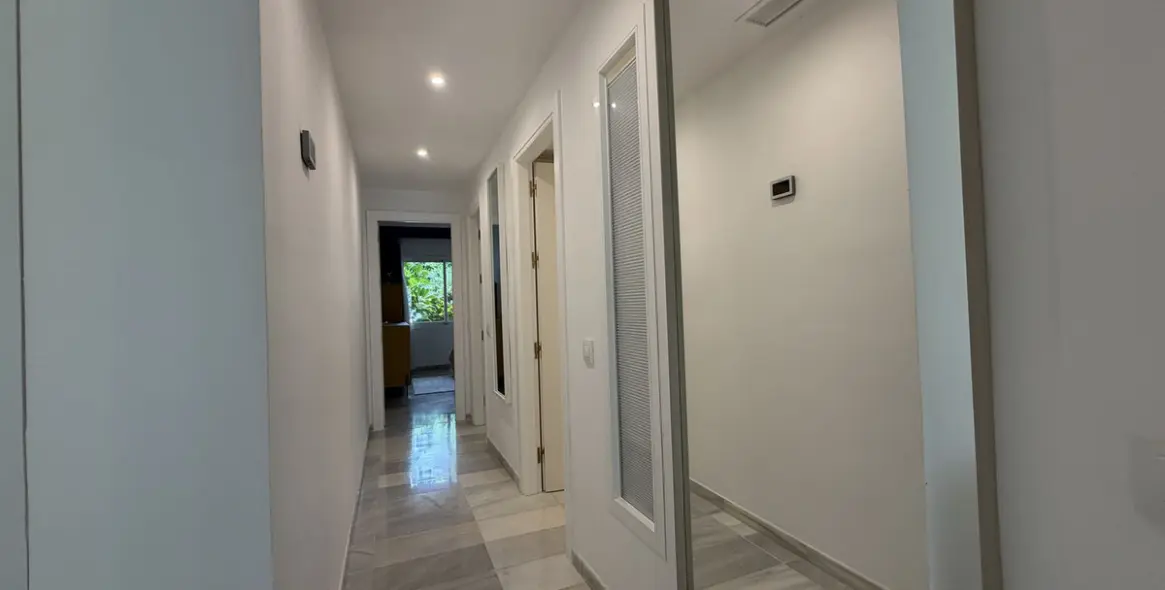 Venta de apartamento en planta baja en Estepona 39