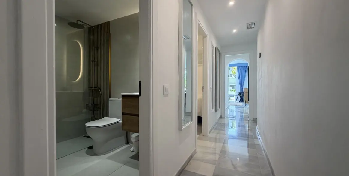 Venta de apartamento en planta baja en Estepona 48