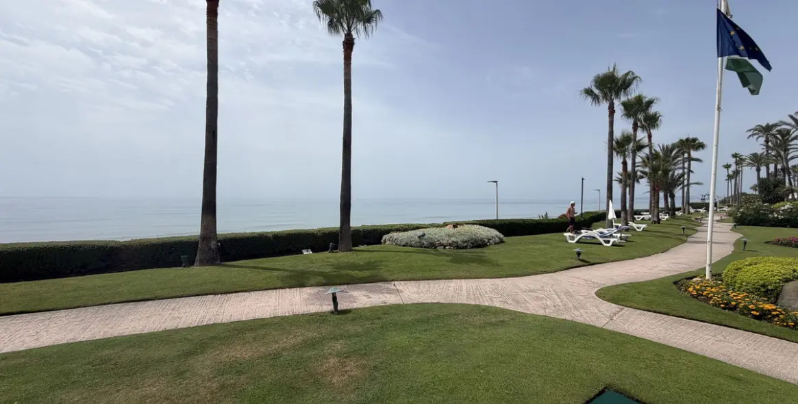 Venta de apartamento en planta baja en Estepona 56