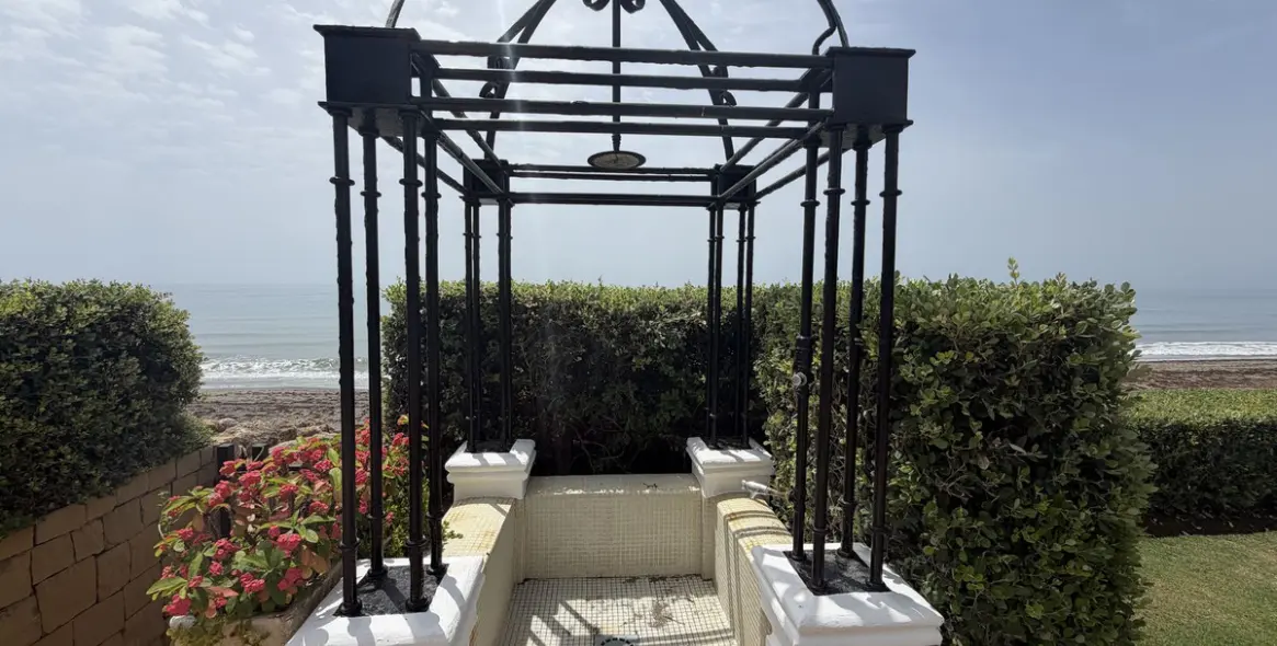 Venta de apartamento en planta baja en Estepona 64
