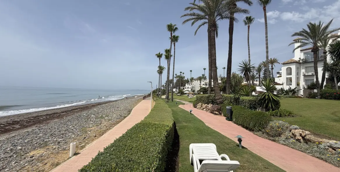 Venta de apartamento en planta baja en Estepona 67