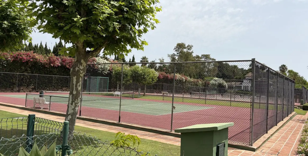 Venta de apartamento en planta baja en Estepona 81