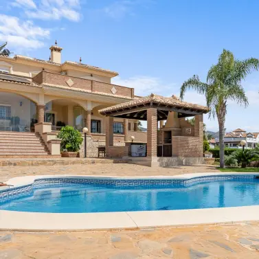 Venta de villa independiente en Torrequebrada