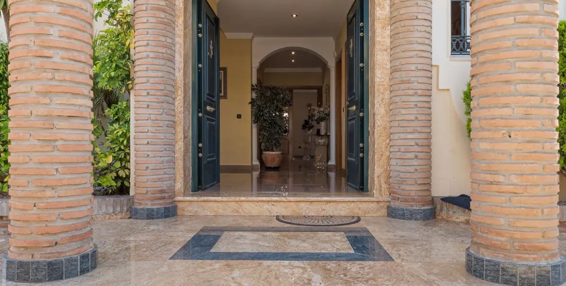 Venta de villa independiente en Torrequebrada 4