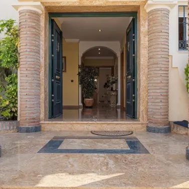 Venta de villa independiente en Torrequebrada