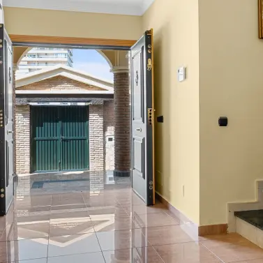 Venta de villa independiente en Torrequebrada
