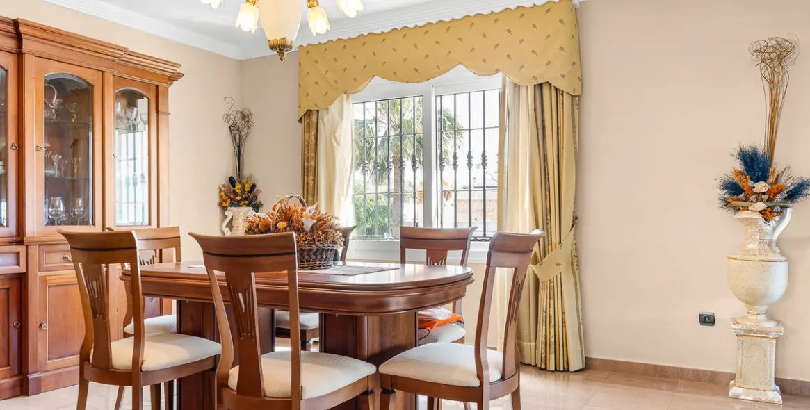 Venta de villa independiente en Torrequebrada 9