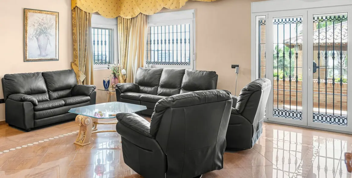 Venta de villa independiente en Torrequebrada 10