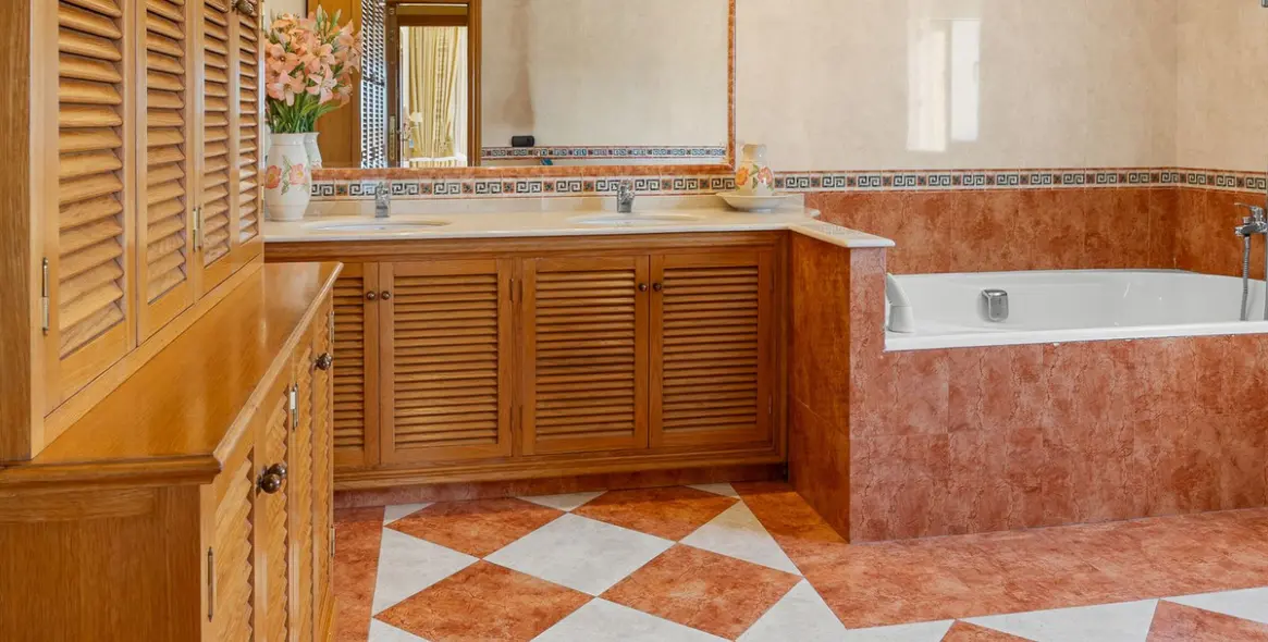 Venta de villa independiente en Torrequebrada 20