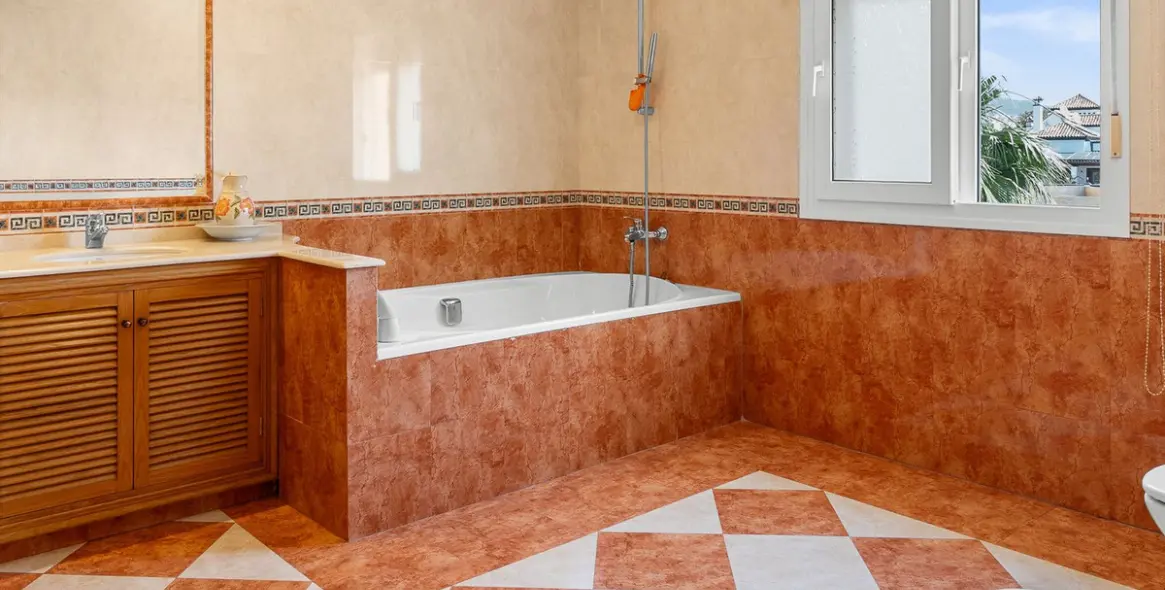 Venta de villa independiente en Torrequebrada 21