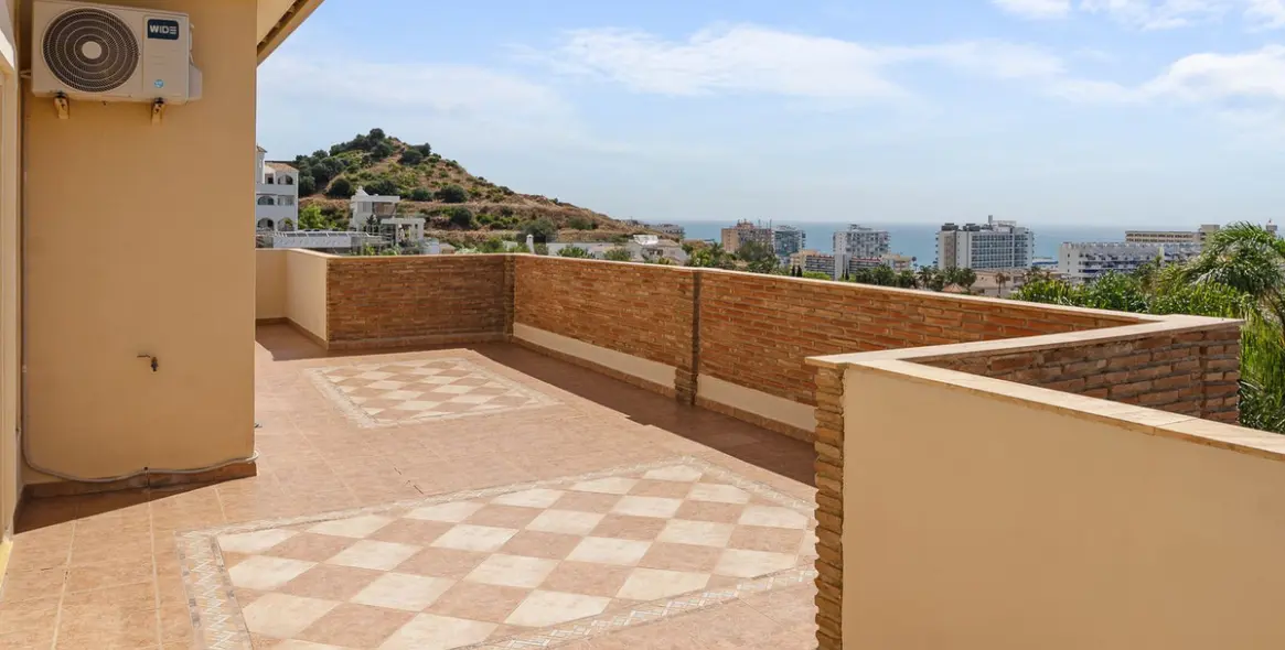 Venta de villa independiente en Torrequebrada 24