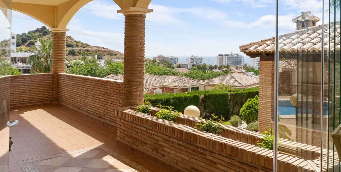 Venta de villa independiente en Torrequebrada 44