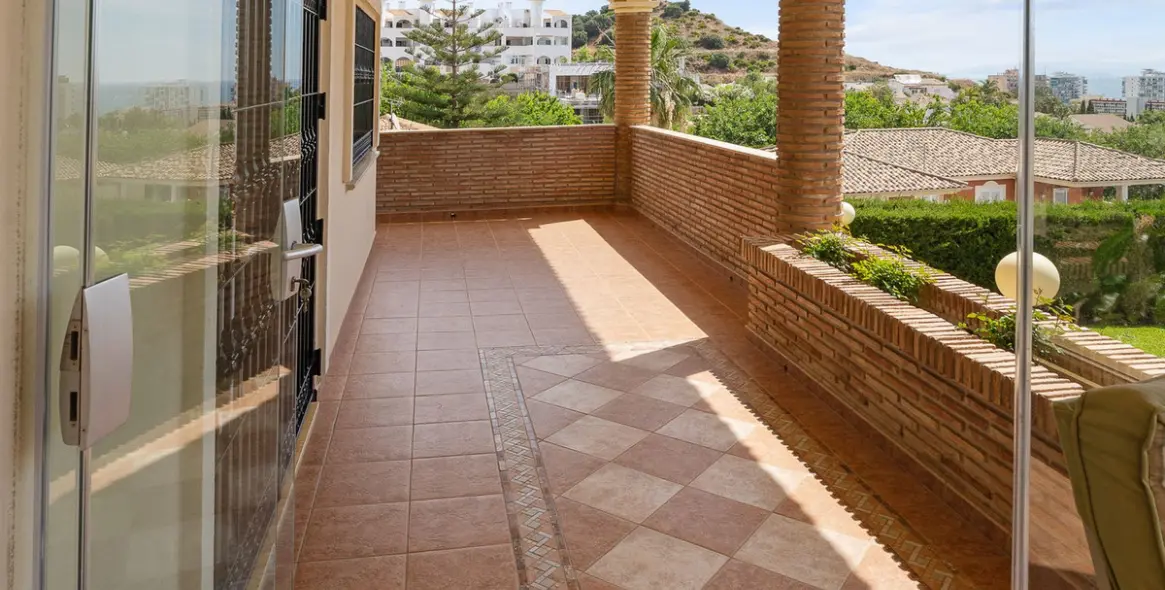 Venta de villa independiente en Torrequebrada 45