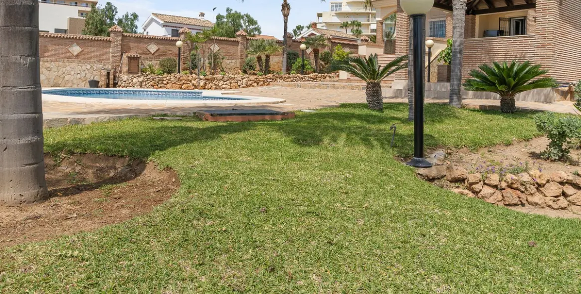 Venta de villa independiente en Torrequebrada 48