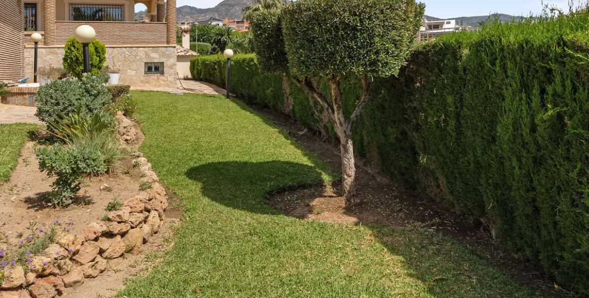 Venta de villa independiente en Torrequebrada 49