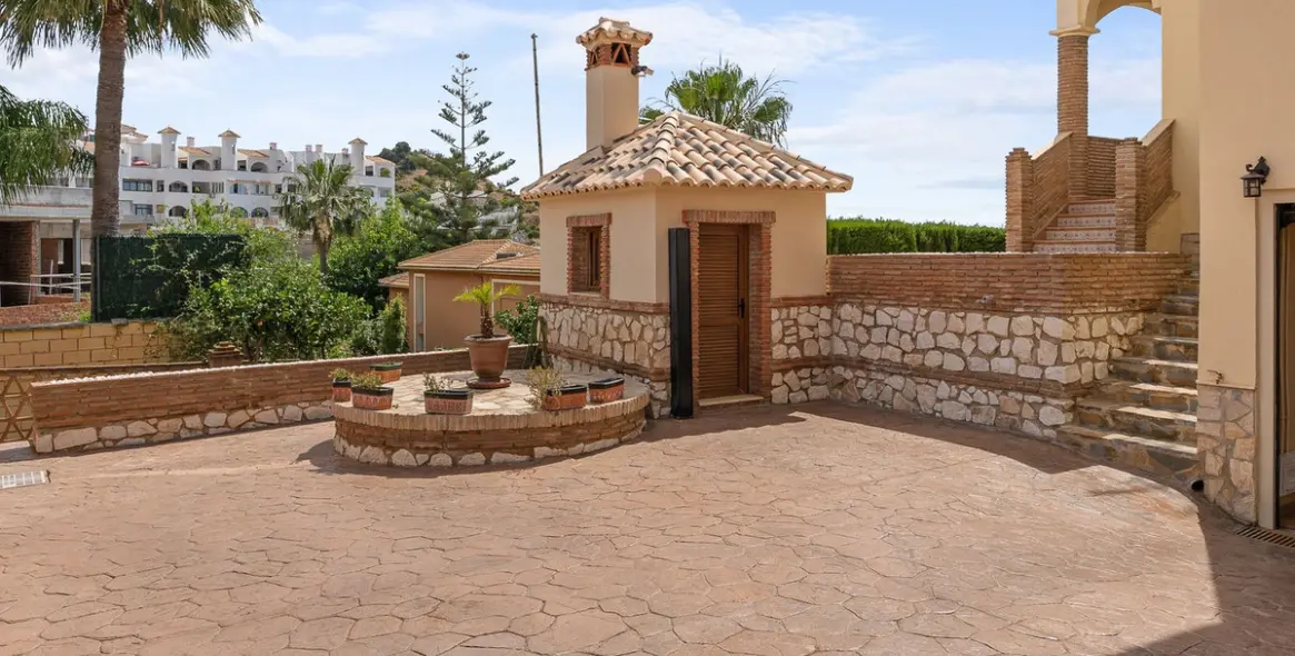 Venta de villa independiente en Torrequebrada 53