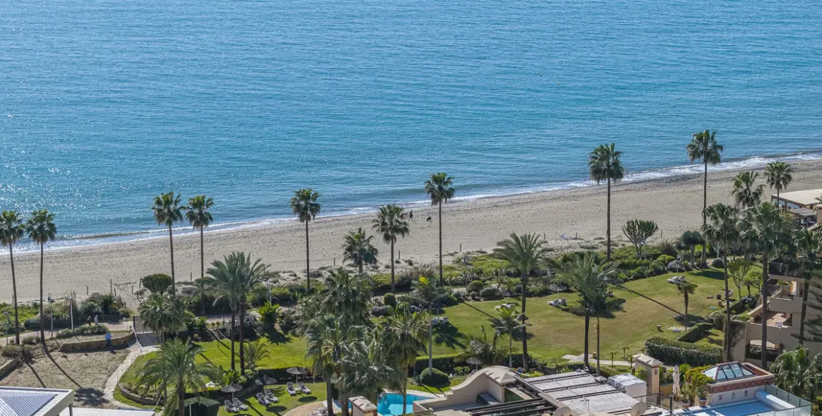 Venta de apartamento en planta media en Costalita 1
