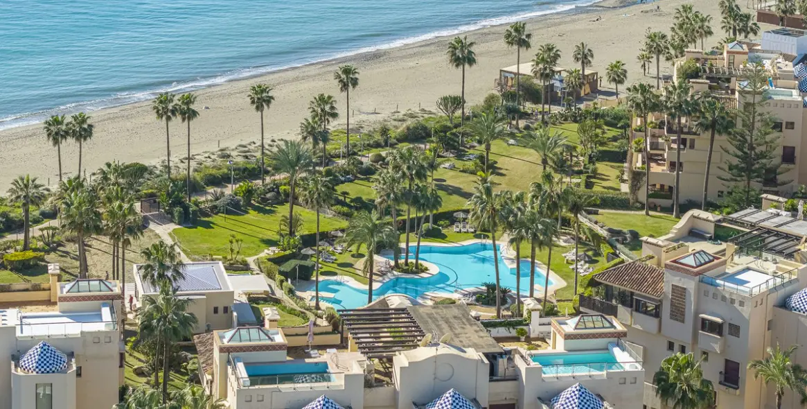 Venta de apartamento en planta media en Costalita 3
